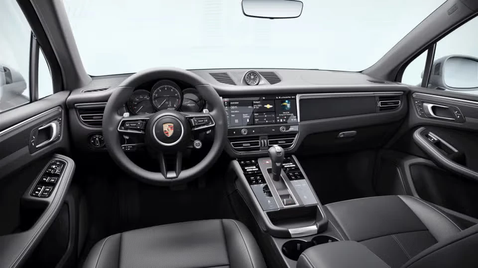 2026 Porsche Macan - Image 27 of 30