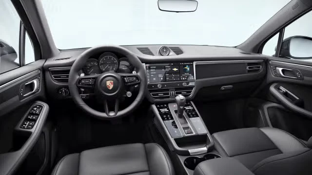 2026 Porsche Macan - Image 26 of 30
