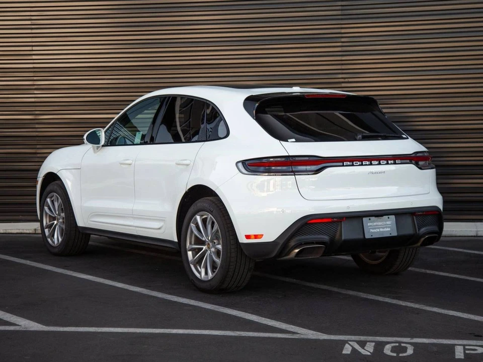 2026 Porsche Macan Electric - Image 3 of 4