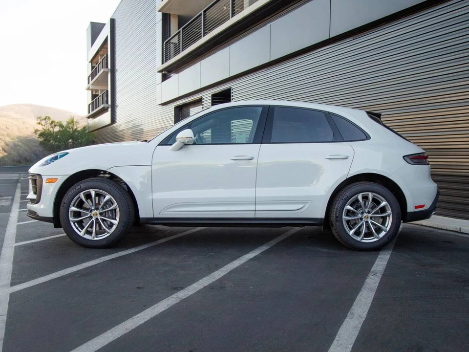 2026 Porsche Macan Electric - Image 2 of 4