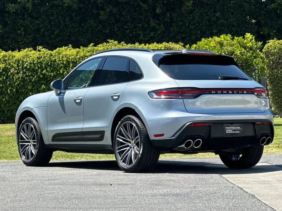 2026 Porsche Macan Electric - Image 3 of 4