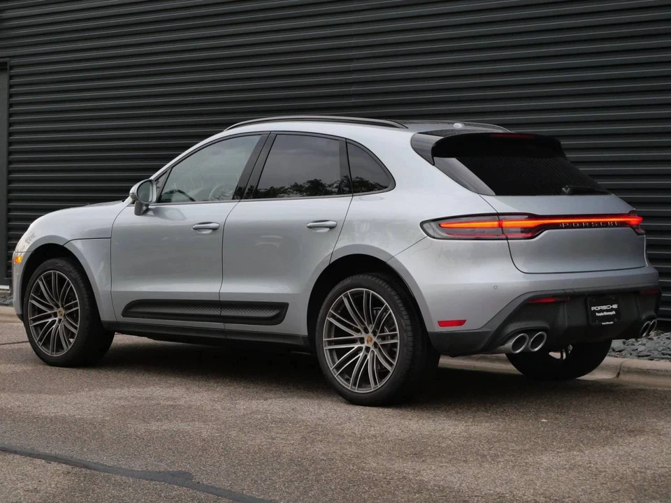 2026 Porsche Macan Electric - Image 3 of 5