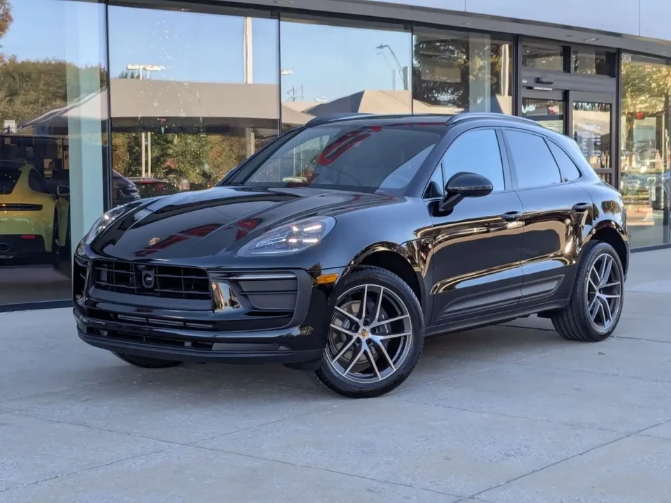 2026 Porsche Macan Electric - Image 8 of 31