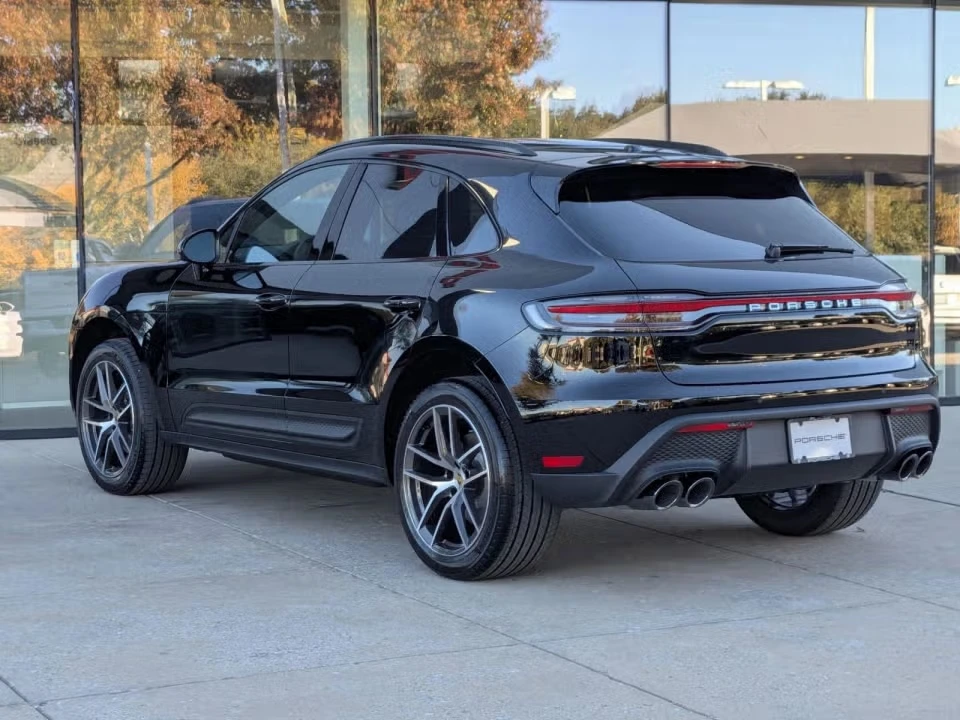 2026 Porsche Macan Electric - Image 19 of 31