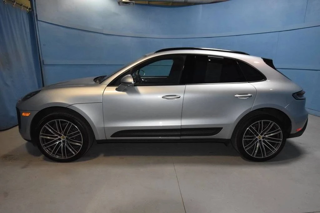 2026 Porsche Macan Electric - Image 2 of 4
