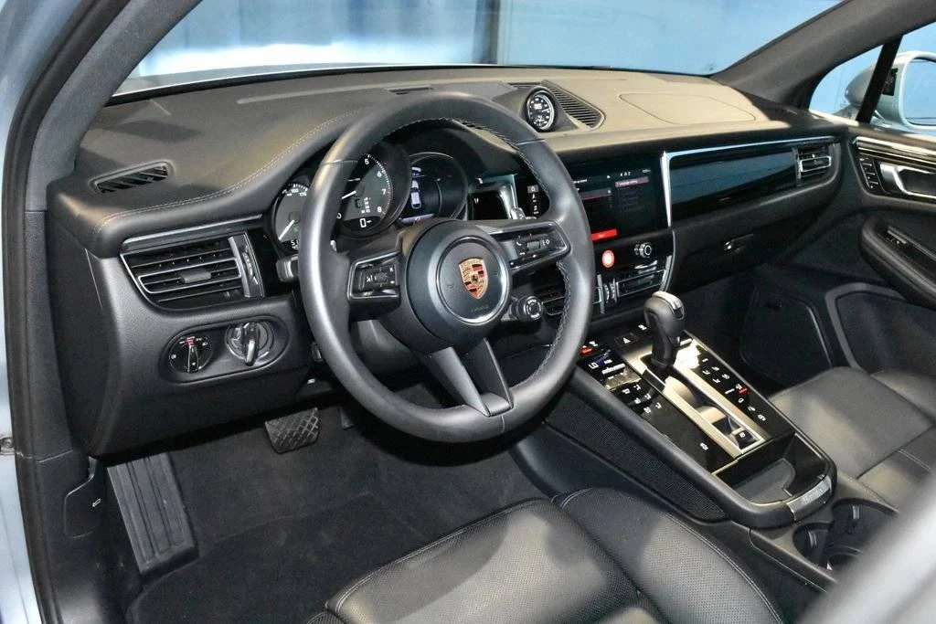 2026 Porsche Macan Electric - Image 4 of 4