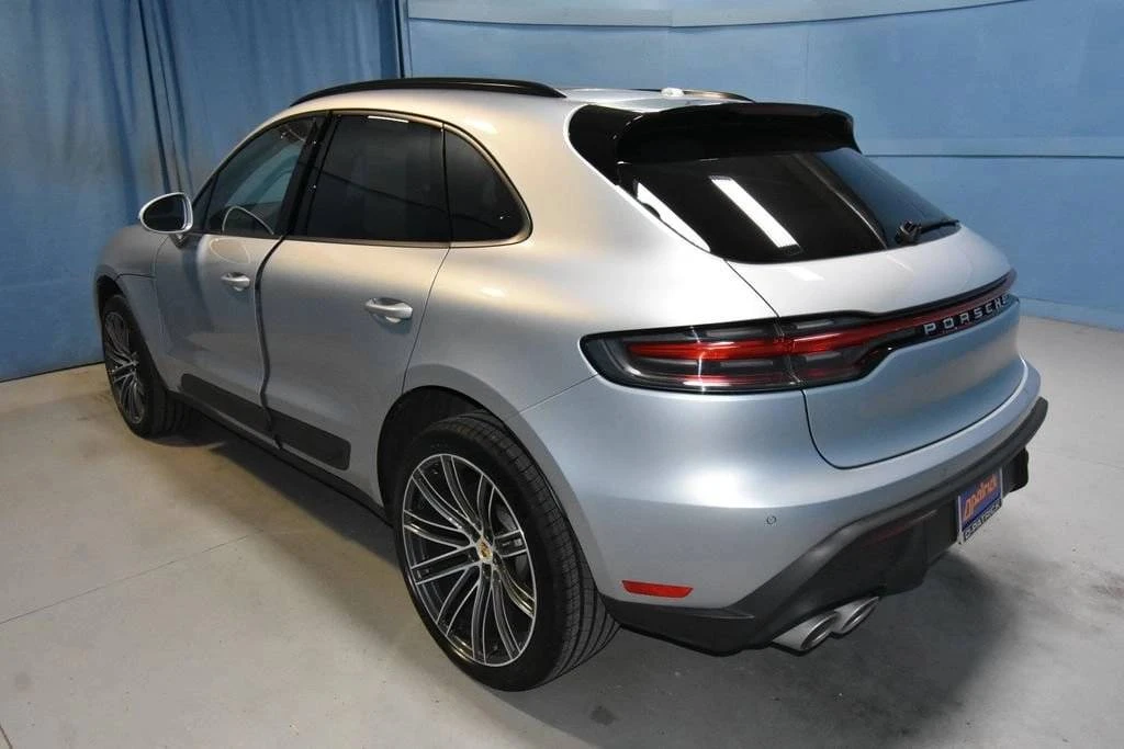2026 Porsche Macan Electric - Image 3 of 4