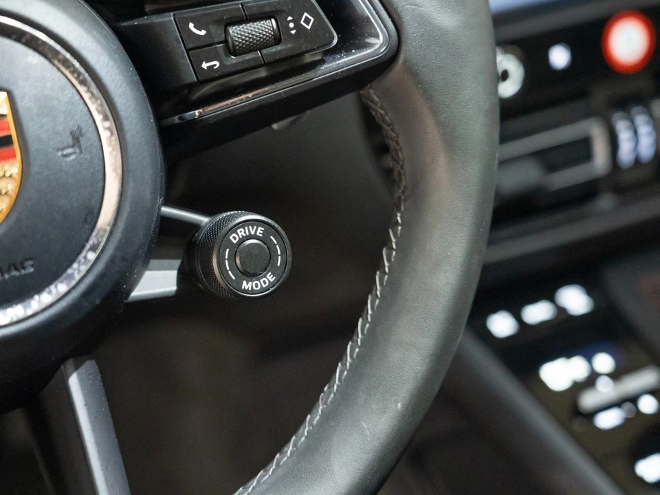 2026 Porsche Macan Electric - Image 24 of 30