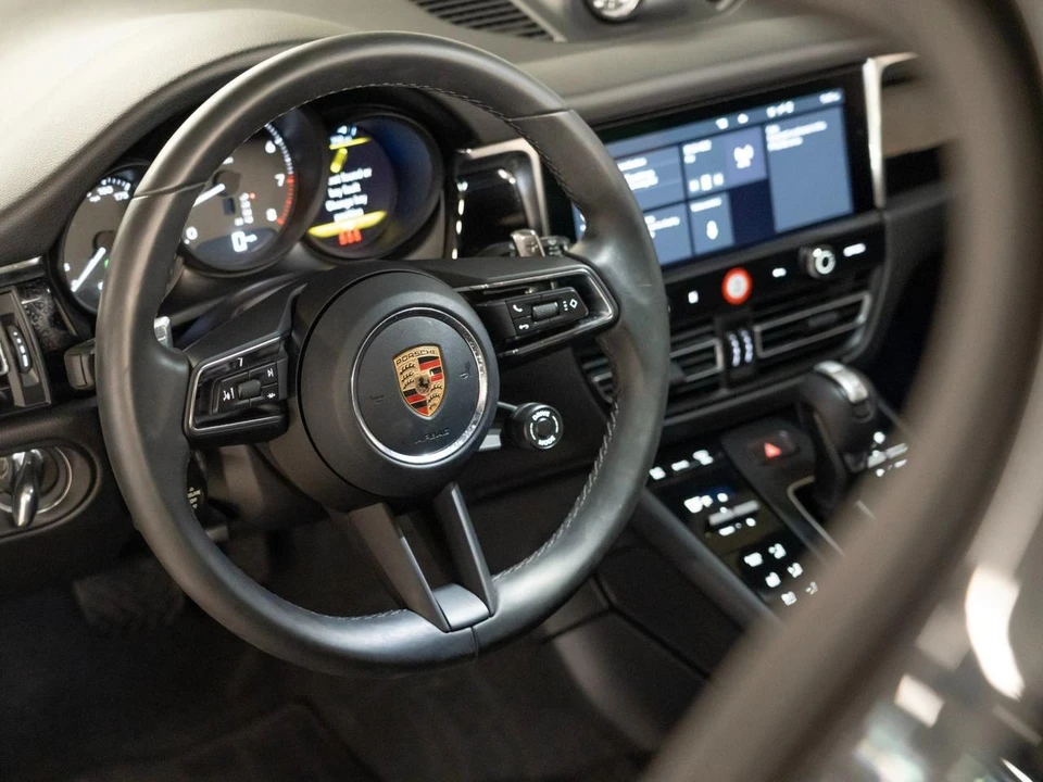 2026 Porsche Macan Electric - Image 16 of 30