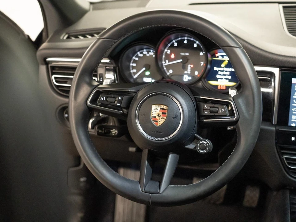 2026 Porsche Macan Electric - Image 28 of 30
