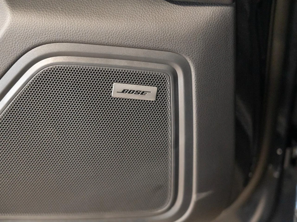 2026 Porsche Macan Electric - Image 19 of 30