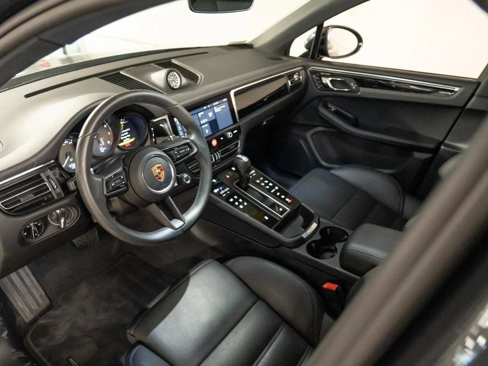 2026 Porsche Macan Electric - Image 5 of 30