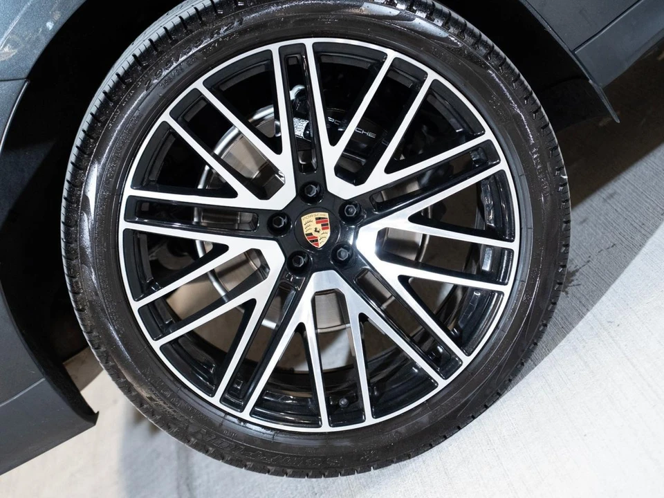 2026 Porsche Macan Electric - Image 12 of 30