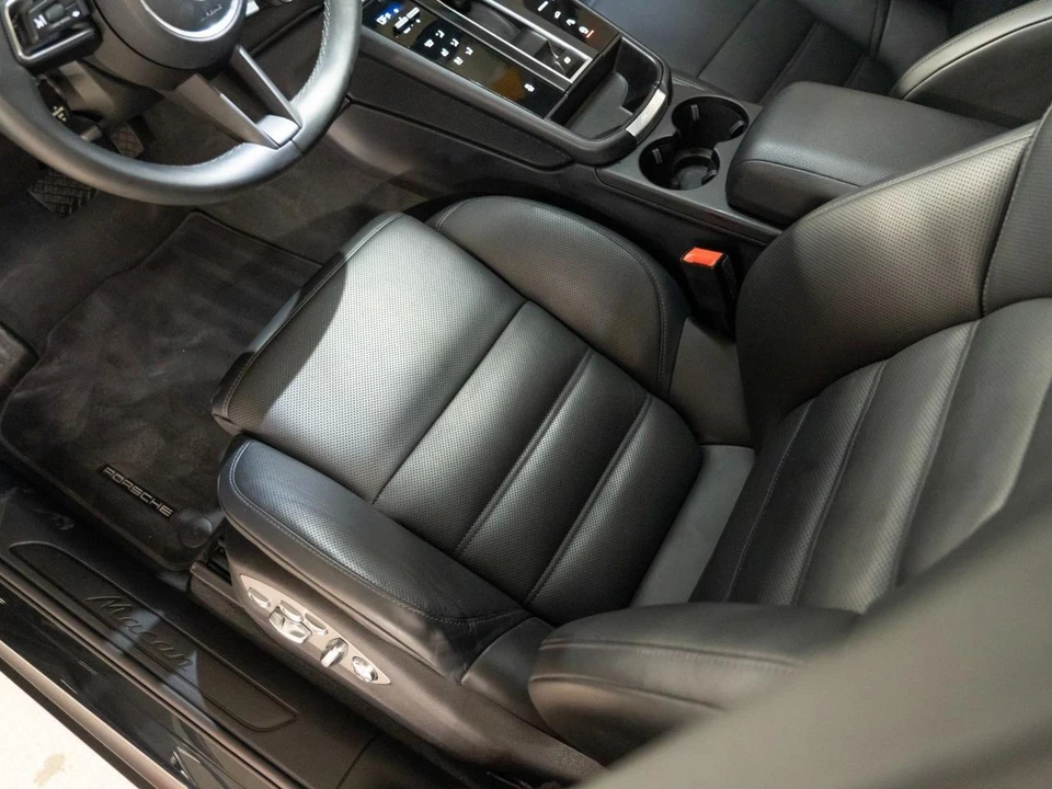2026 Porsche Macan Electric - Image 15 of 30