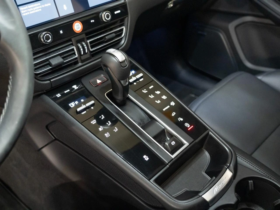 2026 Porsche Macan Electric - Image 23 of 30