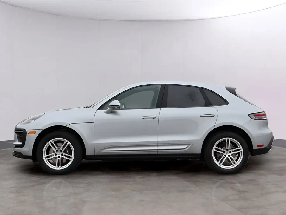 2026 Porsche Macan - Image 16 of 21