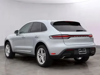 2026 Porsche Macan - Image 17 of 21
