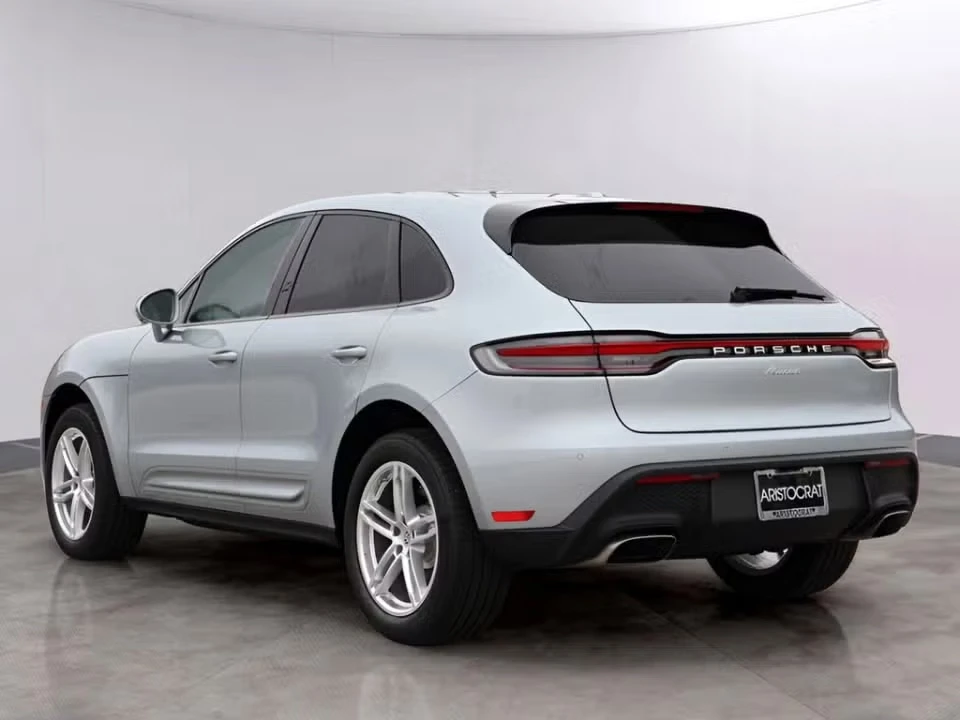 2026 Porsche Macan - Image 19 of 21