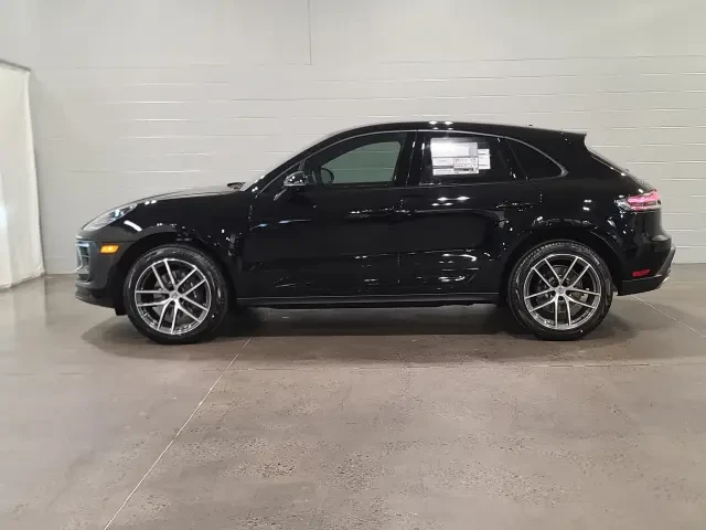 2026 Porsche Macan - Image 14 of 21