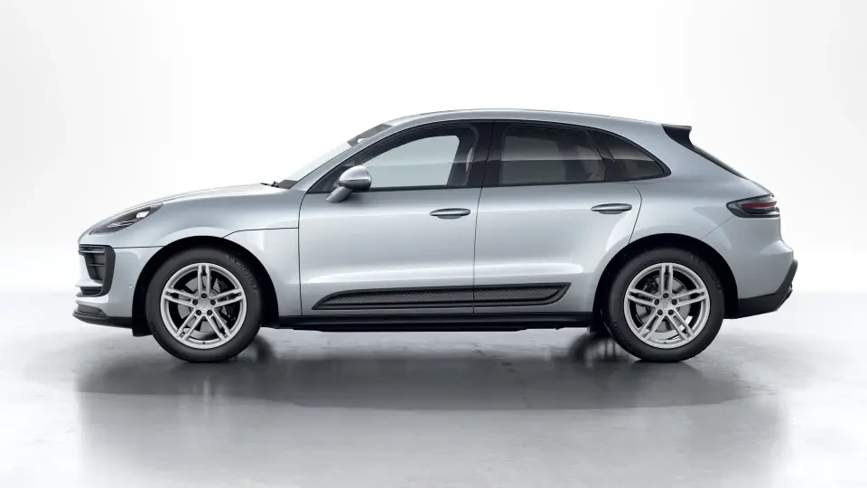 2026 Porsche Macan - Image 15 of 31