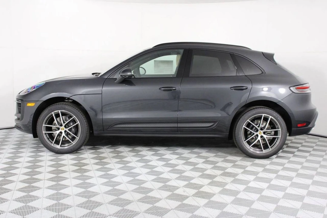 2026 Porsche Macan - Image 2 of 4