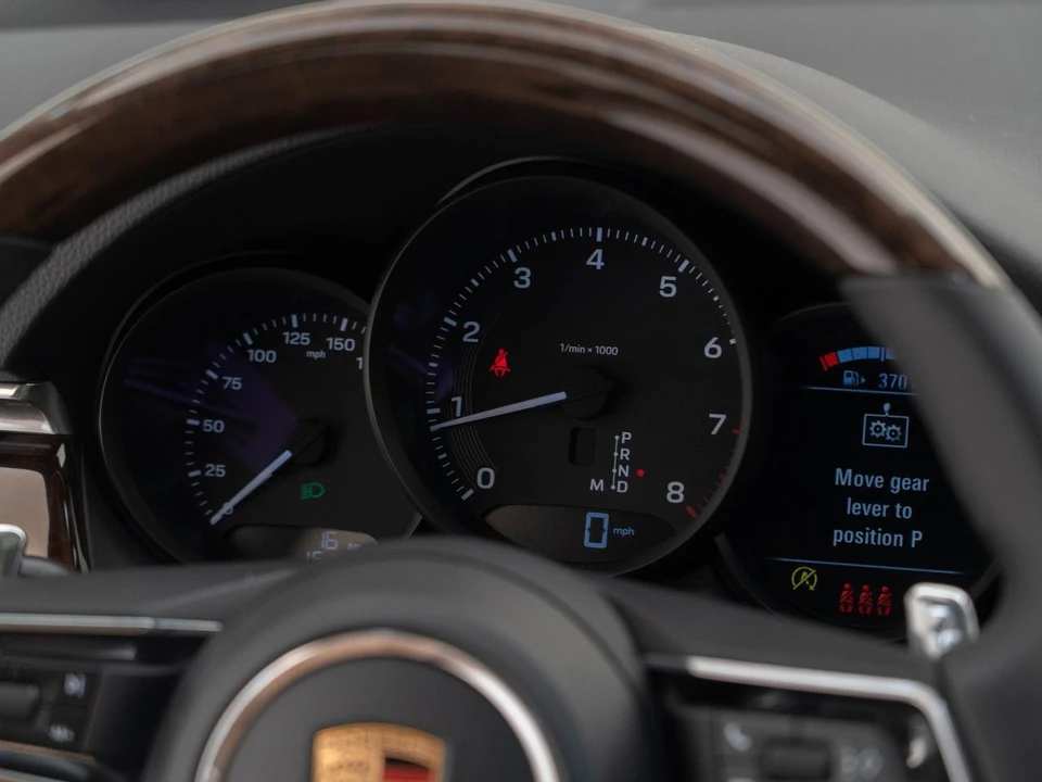 2026 Porsche Macan - Image 31 of 31