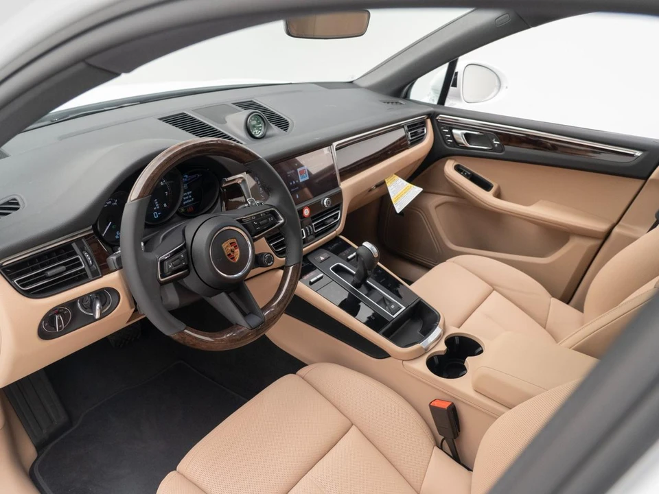2026 Porsche Macan - Image 4 of 31