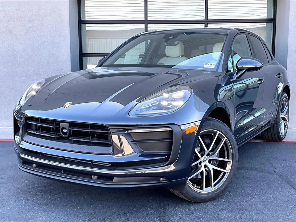 2026 Porsche Macan Electric - Image 4 of 31