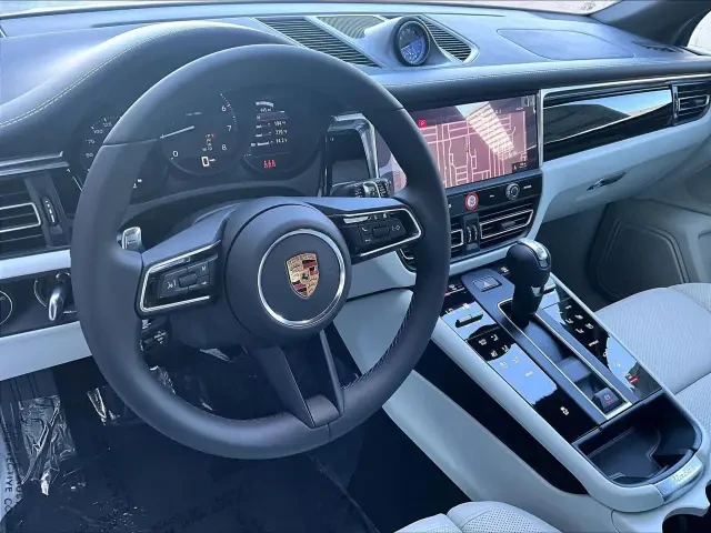 2026 Porsche Macan Electric - Image 30 of 31