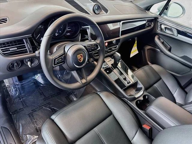 2026 Porsche Macan Electric - Image 4 of 5