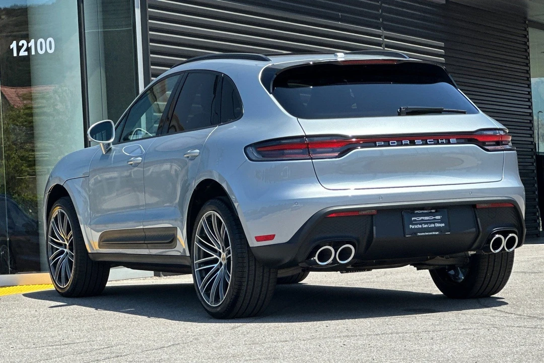 2026 Porsche Macan - Image 3 of 31