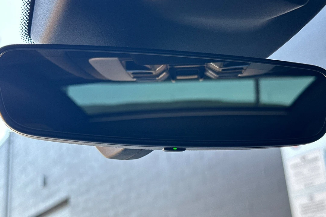 2026 Porsche Macan - Image 22 of 31
