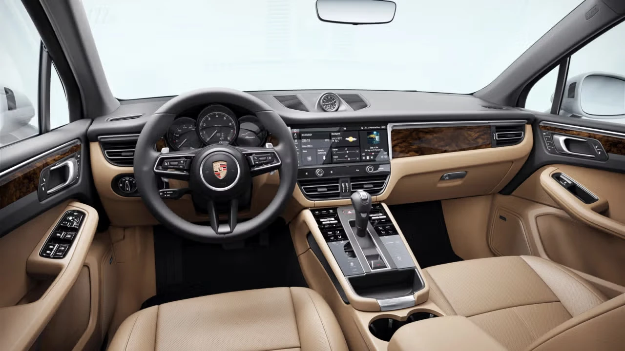 2026 Porsche Macan - Image 28 of 30
