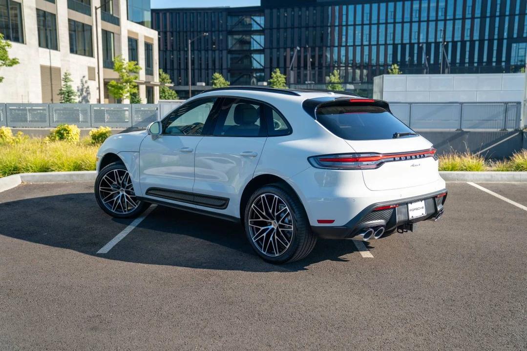 2026 Porsche Macan Electric - Image 3 of 5