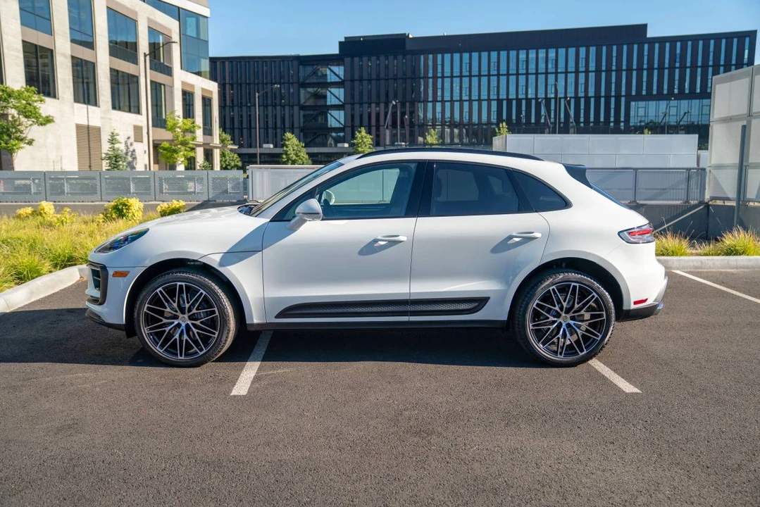 2026 Porsche Macan Electric - Image 2 of 5