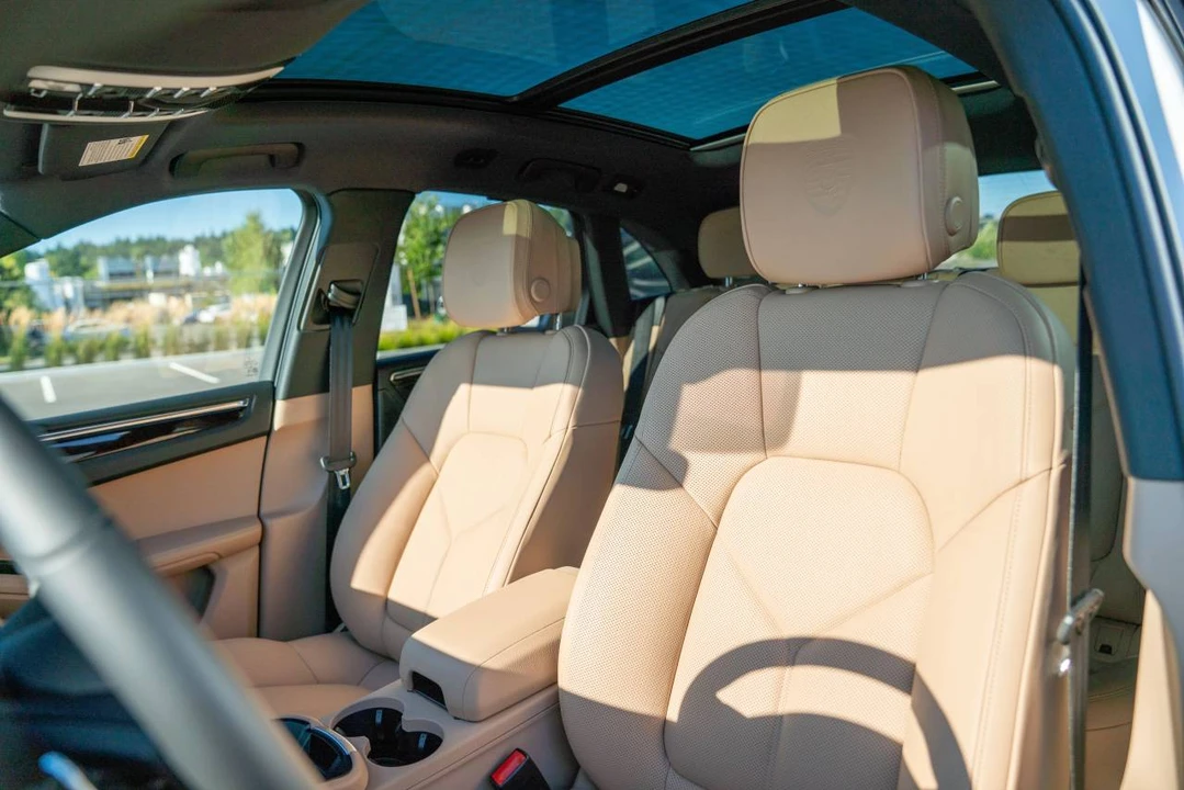 2026 Porsche Macan Electric - Image 5 of 5