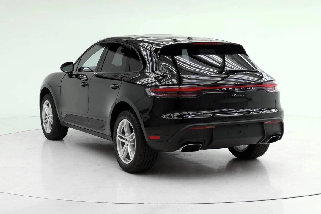 2026 Porsche Macan Electric - Image 3 of 5