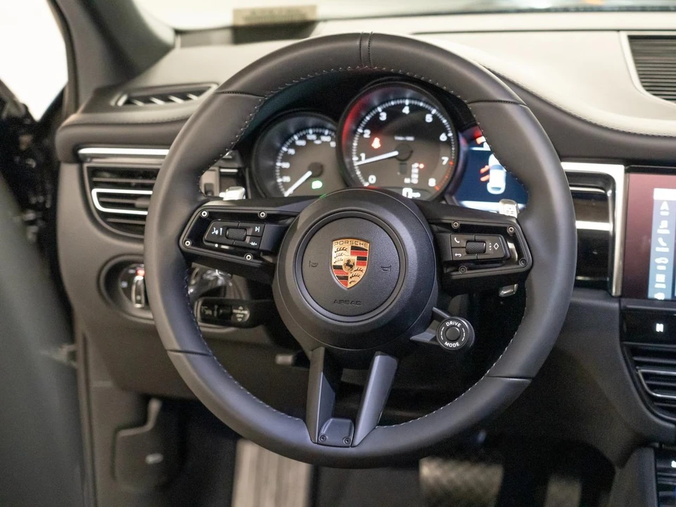 2026 Porsche Macan Electric - Image 26 of 27