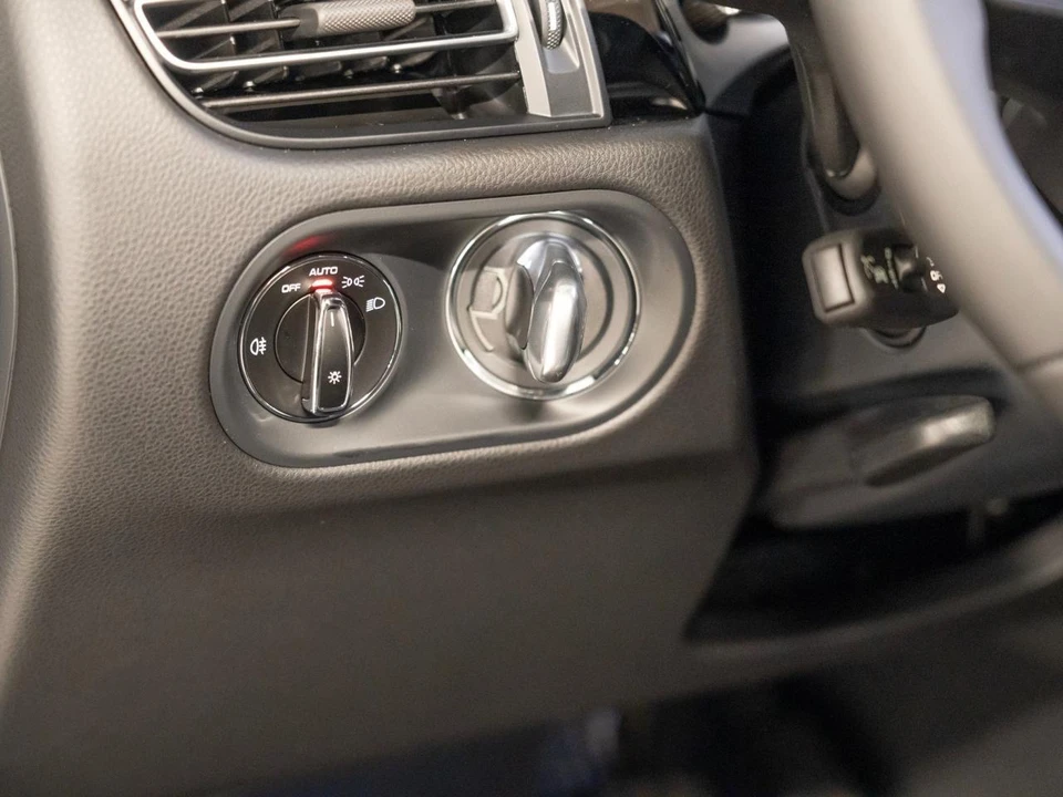 2026 Porsche Macan Electric - Image 23 of 27