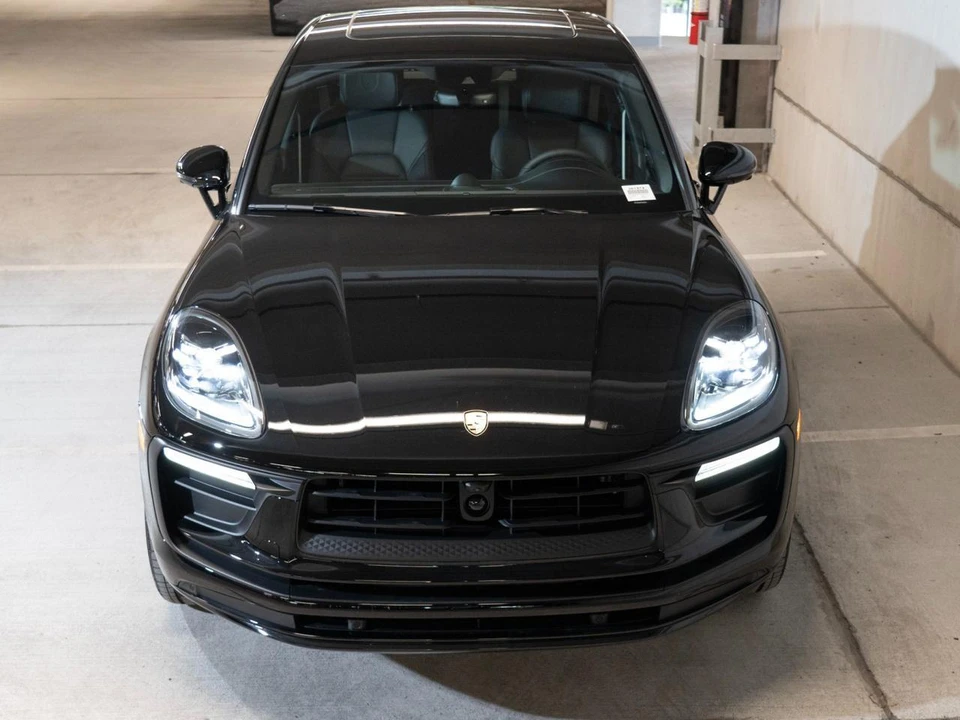 2026 Porsche Macan Electric - Image 6 of 27