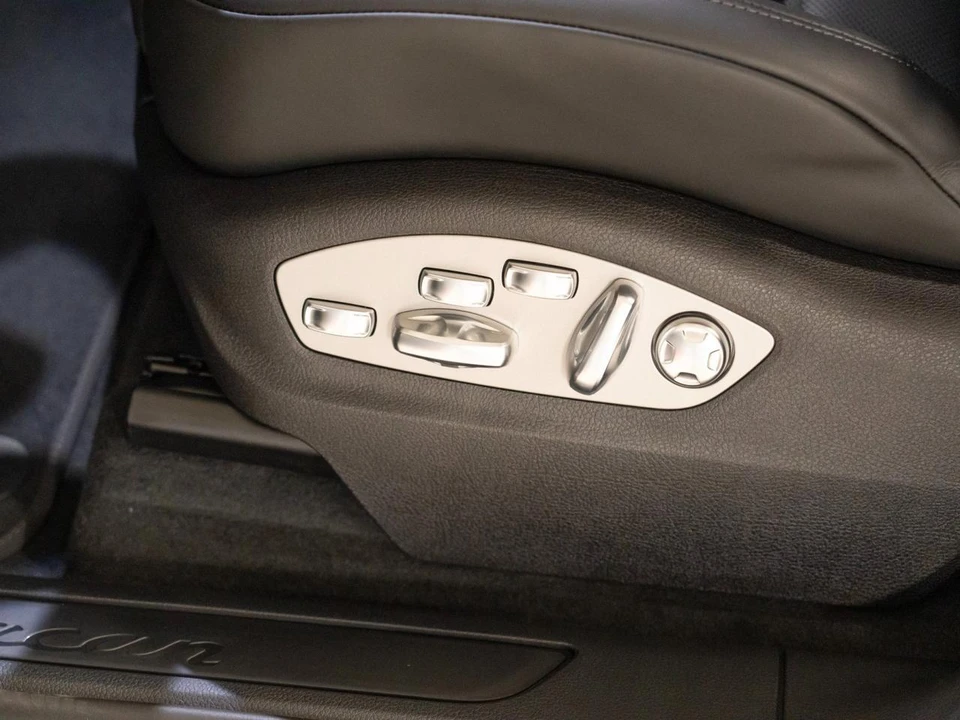 2026 Porsche Macan Electric - Image 13 of 27