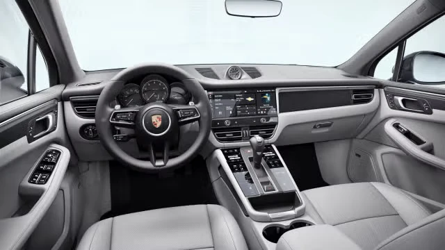 2026 Porsche Macan - Image 26 of 31