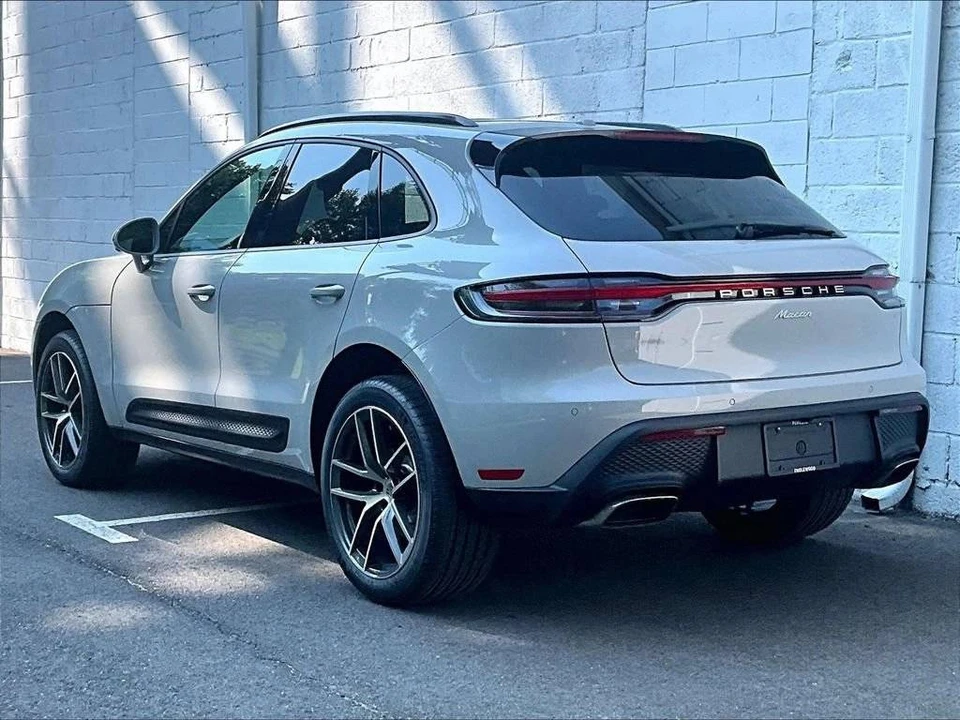 2026 Porsche Macan Electric - Image 3 of 5