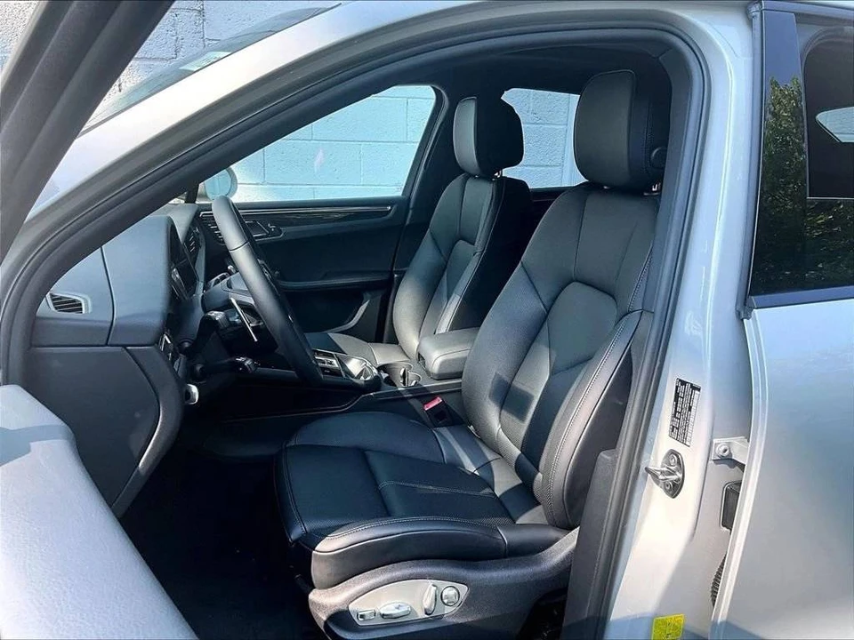 2026 Porsche Macan Electric - Image 5 of 5