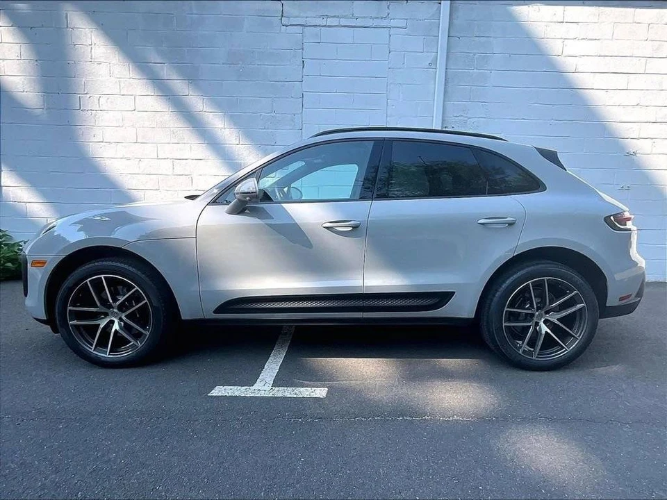 2026 Porsche Macan Electric - Image 2 of 5