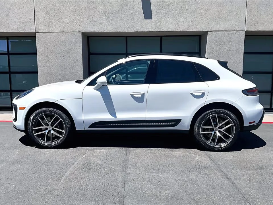 2026 Porsche Macan Electric - Image 11 of 31