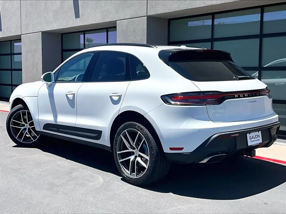 2026 Porsche Macan Electric - Image 23 of 31