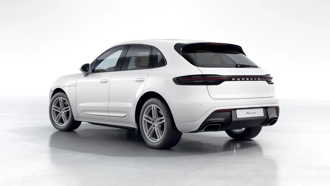 2026 Porsche Macan - Image 24 of 30