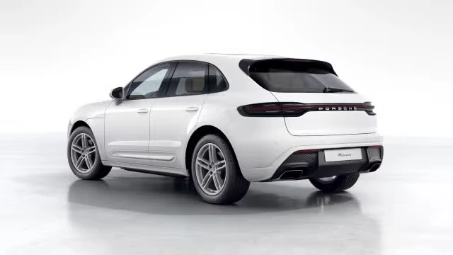 2026 Porsche Macan - Image 18 of 30