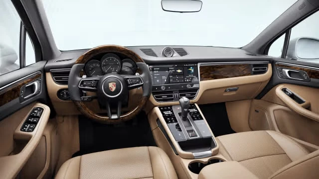 2026 Porsche Macan - Image 26 of 30